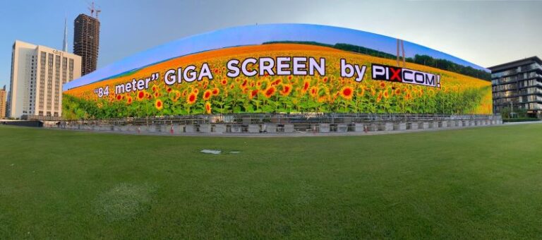84 Meter GIGA Screen Installation record by PIXCOM
